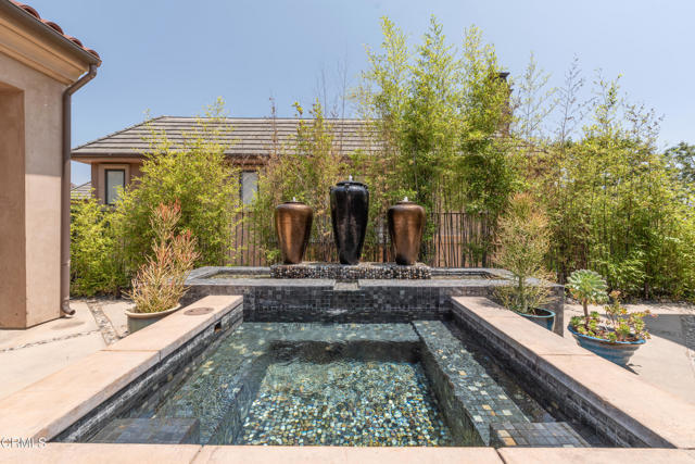 2330 Crystal Lane, Pasadena CA: https://media.crmls.org/mediaz/169fca50-4bf7-43d7-b0fa-c5aab6563d96.jpg