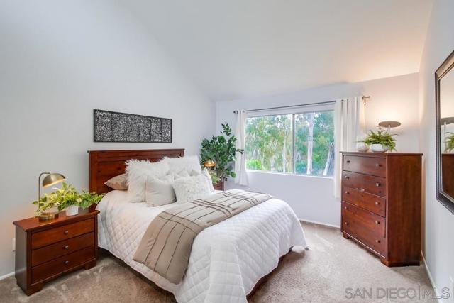 10565 Caminito Basswood, San Diego CA: https://media.crmls.org/mediaz/169fcdfa-b382-4877-98e3-b56575f24bfd.jpg