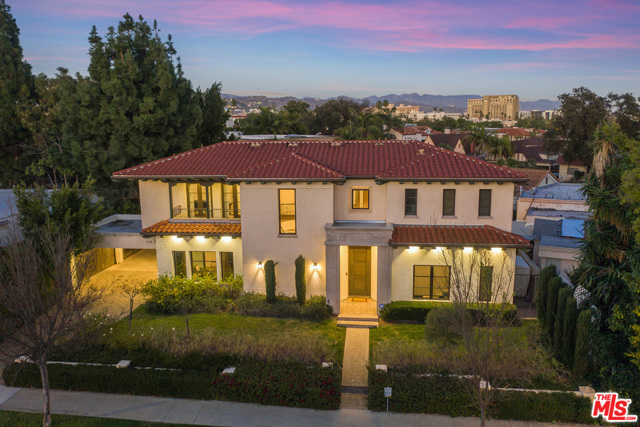 238 N Rexford Drive Beverly Hills, California Newly constructed in 2015, this extraordinary modern-Mediterranean residence showcases masterful craftsmanship, blending timeless sophistication with contemporary design. Situated over an expansive 4,586 sqft, the first floor boasts a 2-story foyer, formal living room, dining room and a large chef's kitchen with top of the line appliances. An indoor-outdoor floor plan offers multiple sets of French doors that lead out to a lush, landscaped backyard complete with heated pool, spa, fireplace, outdoor kitchen, and a large, separate guest house with private exterior entrance. Upstairs, 4 en-suite bedrooms await including a master suite with his/hers dressing rooms and an exquisite master bath with high pressure steam shower. Located north of Wilshire in the heart of Beverly Hills' Platinum Triangle, the best of Beverly Hills shopping and dining is wonderfully walkable, offering the best of the City at your doorstep!