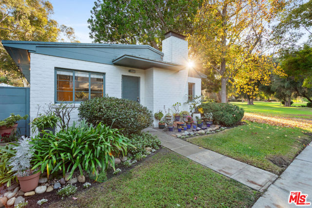 5112 Village