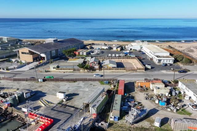 7550 Sandholdt Road, Moss Landing CA: https://media.crmls.org/mediaz/16a08c37-8df3-4df1-80cd-c50971ba1a29.jpg