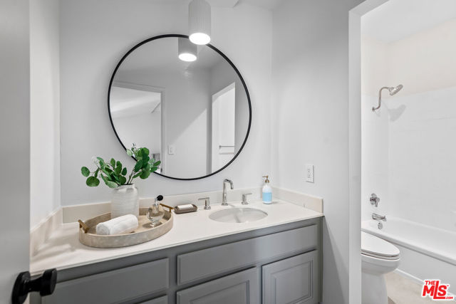3516 Via Dolce, Marina del Rey CA: https://media.crmls.org/mediaz/16a09468-2ee8-47fd-bc4c-cafd02774432.jpg