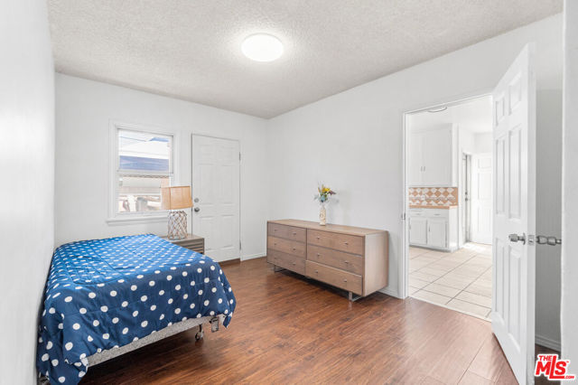 9710 Crenshaw Boulevard, Inglewood CA: https://media.crmls.org/mediaz/16a12a27-9970-4e38-ba92-a8ff2d9738d9.jpg