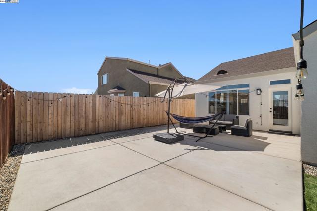 762 Rubier Way, Rio Vista CA: https://media.crmls.org/mediaz/16a18c90-4cd4-4119-8ec8-bf0bd34ddf6c.jpg