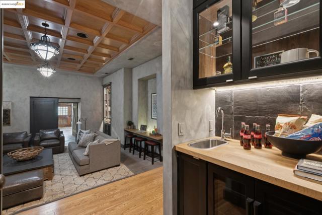 305 The Uplands, Berkeley CA: https://media.crmls.org/mediaz/16a1bdbf-112a-44aa-9b94-30b8d3e4c652.jpg