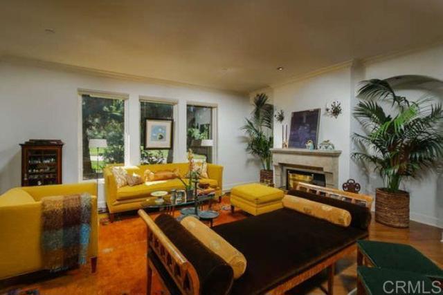 Detail Gallery Image 3 of 15 For 1040 Genter St #205,  La Jolla,  CA 92037 - 3 Beds | 2/1 Baths