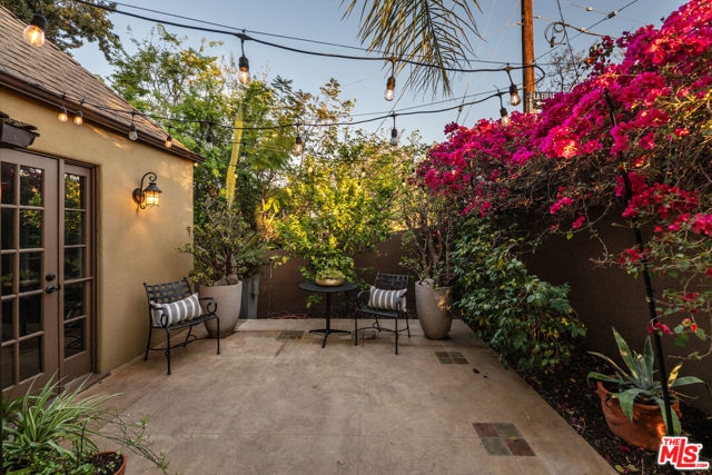 263 Lamont Drive, Los Angeles CA: https://media.crmls.org/mediaz/16a2f316-151b-4c7e-a02d-cc37da04a8c1.jpg