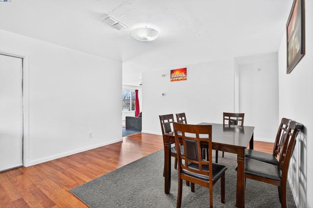 4300 Berk Ave, Richmond CA: https://media.crmls.org/mediaz/16a3ad50-2fab-4d65-a0c4-c8a20710a2ef.jpg