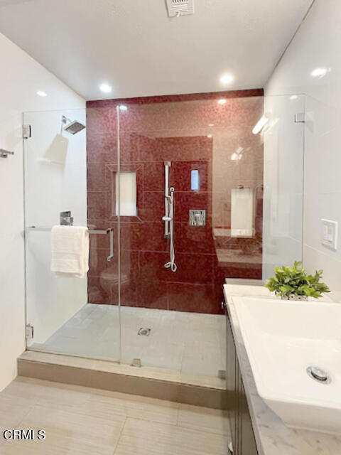 476 Harbor Lights Lane, Port Hueneme CA: https://media.crmls.org/mediaz/16a4edbf-5bbf-4a01-9e68-41c623e4bb26.jpg