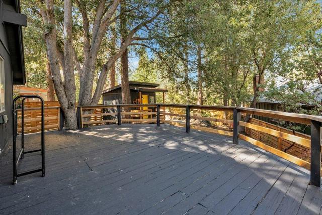 26785 Crestview Drive, Idyllwild CA: https://media.crmls.org/mediaz/16a5e97f-939e-42de-9fde-3edb2ac722e6.jpg