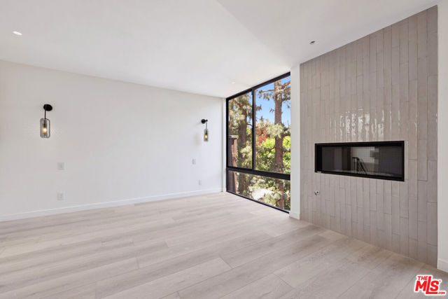 1033 Carol Drive, West Hollywood CA: https://media.crmls.org/mediaz/16a611da-abc6-476d-b171-2f0e5c878452.jpg