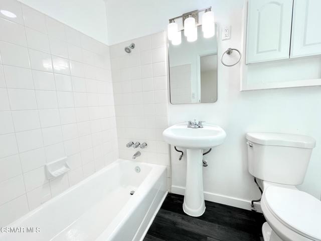 2057 Magnolia Street, Simi Valley CA: https://media.crmls.org/mediaz/16a64720-506c-40b7-acdb-f4faaf6aea0c.jpg