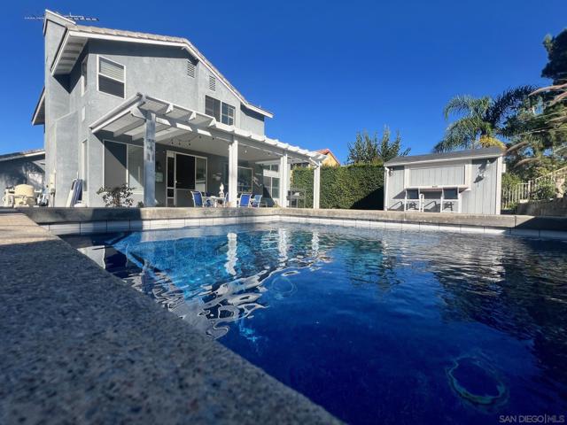 260 Sierra Madre Way, Corona CA: https://media.crmls.org/mediaz/16a6ba61-33e5-40df-8576-fda2cb428082.jpg