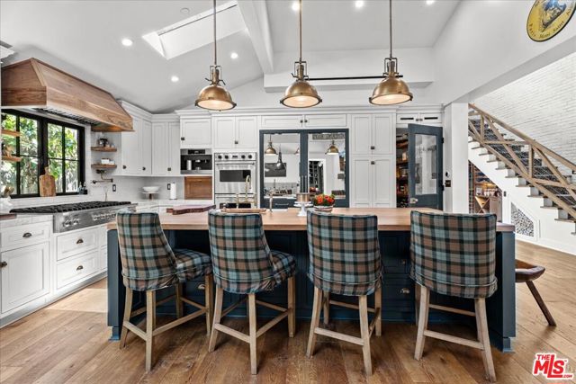 2835 Westbrook Avenue, Los Angeles CA: https://media.crmls.org/mediaz/16a6ef8d-57b8-4cbd-82f3-ed3883321e95.jpg