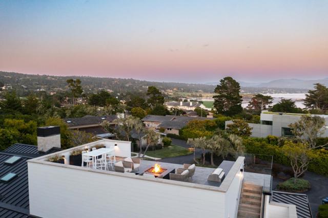3301 17 Mile Drive, Pebble Beach CA: https://media.crmls.org/mediaz/16a84366-52fd-479e-b551-e6acca48cde5.jpg