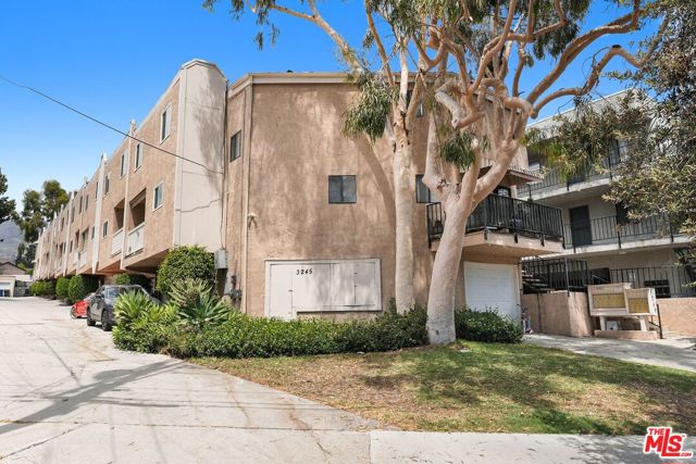 3245 Altura Avenue, 8 photo 2