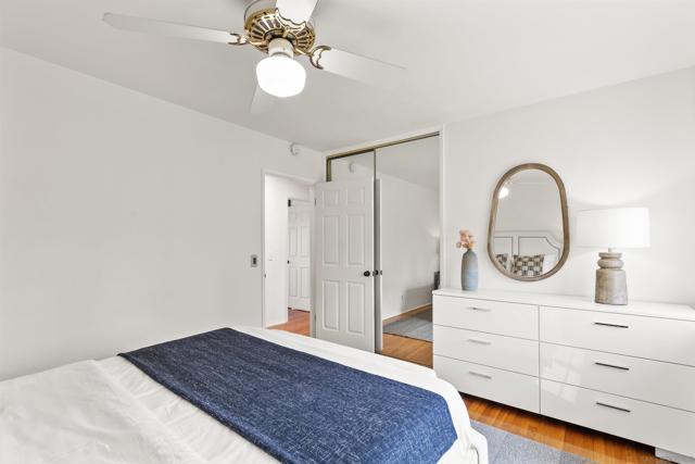 951 Skylark Dr, La Jolla CA: https://media.crmls.org/mediaz/16aad3dc-6a43-4c1f-9682-83f2eaf15973.jpg