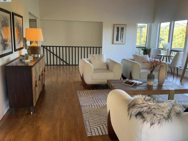 4732 Mira Vista Drive, Castro Valley CA: https://media.crmls.org/mediaz/16ab9fd0-66a7-43db-8d8b-15275fbb8ae1.jpg