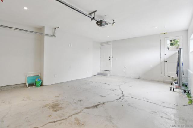 4611 Santa Cruz Ave, San Diego CA: https://media.crmls.org/mediaz/16abb7be-9231-4f03-a16e-650c9e166f4c.jpg