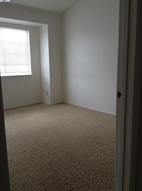 149 Pelican Loop, Pittsburg CA: https://media.crmls.org/mediaz/16abe4cd-ce40-448c-8278-7c3d1b1c1d7c.jpg