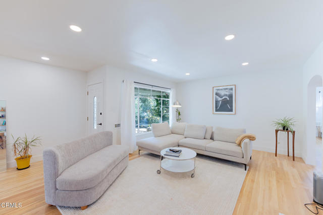 Detail Gallery Image 5 of 24 For 309 Agnus Dr, Ventura,  CA 93003 - 3 Beds | 2 Baths