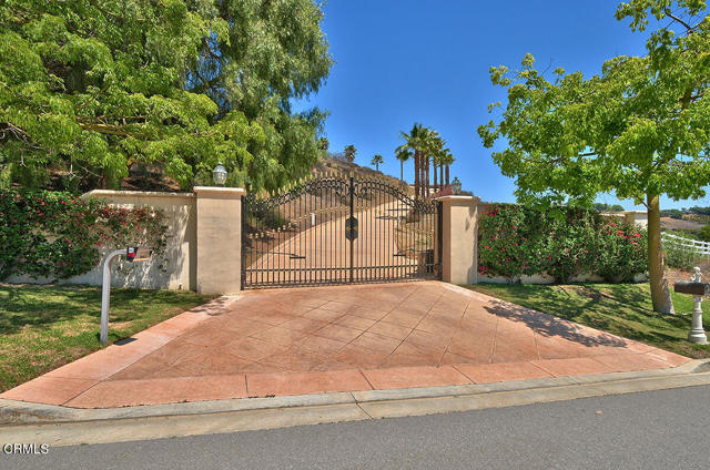 2625 Marvella Court, Camarillo CA: https://media.crmls.org/mediaz/16acddf8-d4fe-4541-b4fd-d22225022707.jpg