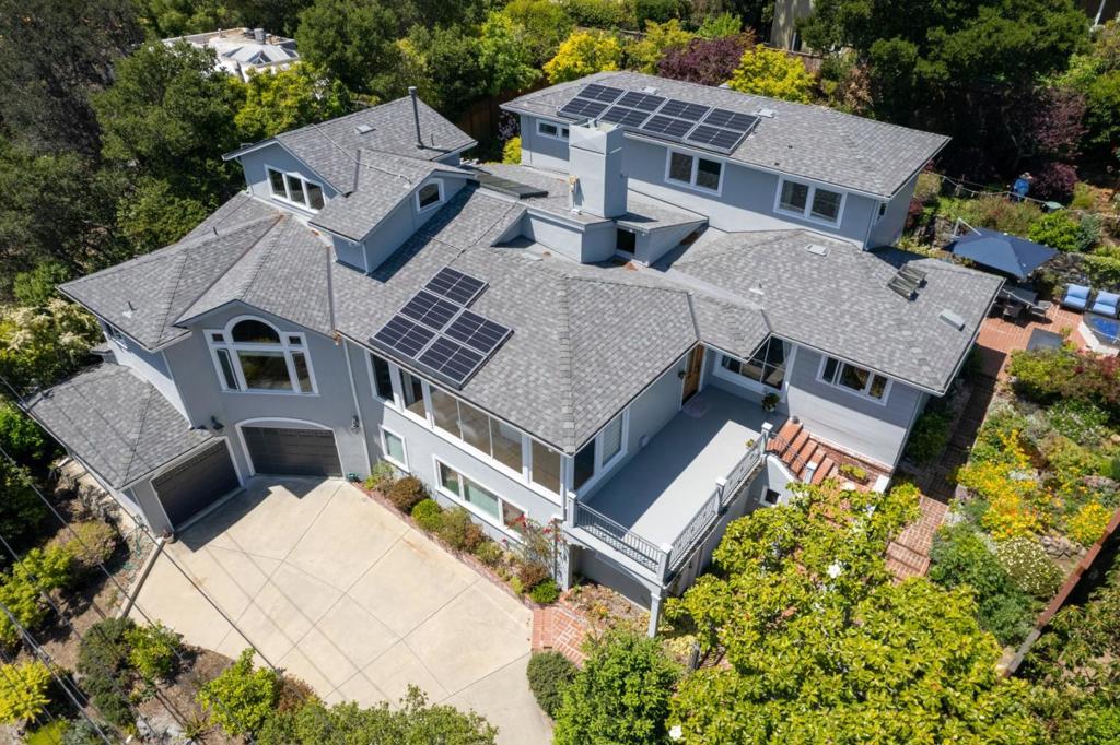 154 Los Robles Drive