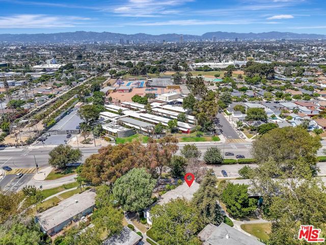 5513 Village, Los Angeles CA: https://media.crmls.org/mediaz/16adfae8-cc6d-42aa-a6e1-869fd1fc9bee.jpg