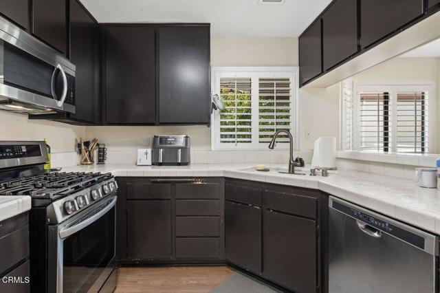 Detail Gallery Image 10 of 23 For 1251 Mission Verde Dr, Camarillo,  CA 93012 - 2 Beds | 2 Baths