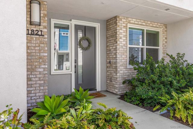1821 Onyx Ln, Chula Vista CA: https://media.crmls.org/mediaz/16ae1f46-9b69-4966-a81a-cf1149ce2ff6.jpg