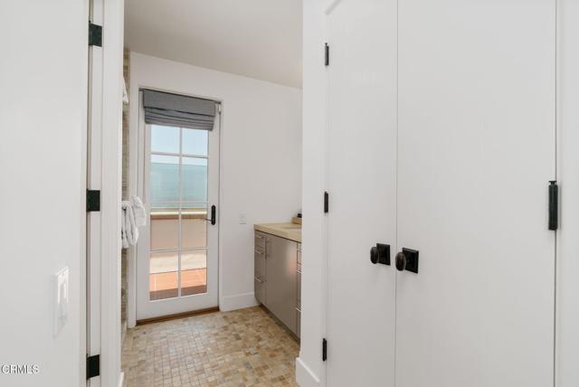 228 W Yanonali Street, Santa Barbara CA: https://media.crmls.org/mediaz/16ae2dcd-226e-4f58-94b8-60c3ccfd4d89.jpg