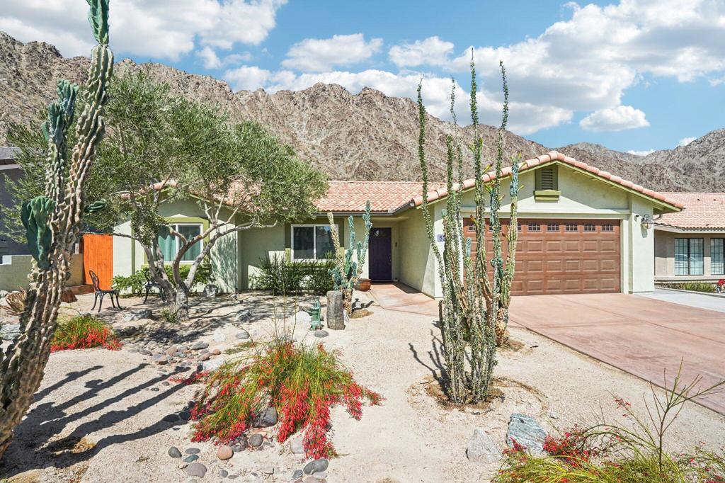 52165 Avenida Cortez