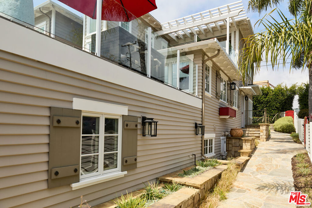 2088 Edinburg Avenue - photo 5