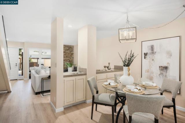 1354 Walden Rd, Walnut Creek CA: https://media.crmls.org/mediaz/16ae79e3-4369-4b54-b548-79e0628ff7cb.jpg