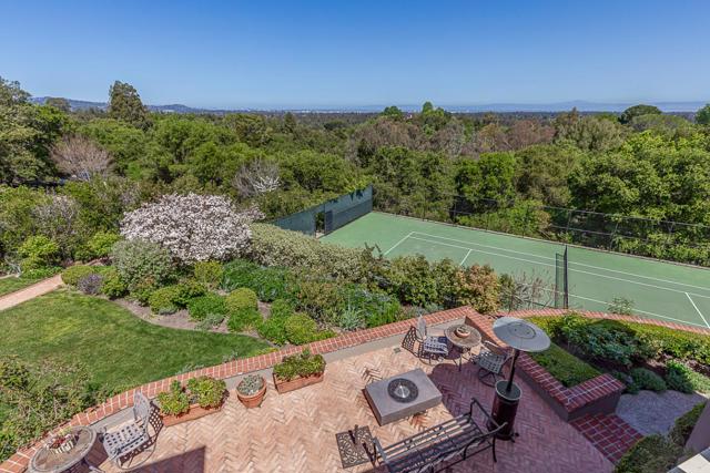 1205 Trinity Drive, Menlo Park CA: https://media.crmls.org/mediaz/16aeb5a4-1b4e-4337-8f86-18eb005f9ef0.jpg