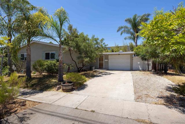 4874 Longford Street, San Diego CA: https://media.crmls.org/mediaz/16afbc13-8b54-45ba-b7e2-5e25ba3beb15.jpg