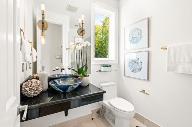 6 Zachary Court, Menlo Park CA: https://media.crmls.org/mediaz/16afea16-becb-4824-8495-69e0de26422a.jpg