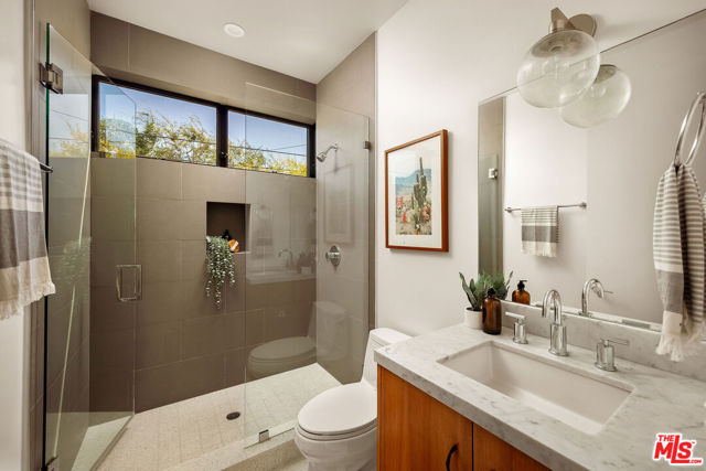870 Rose Avenue photo 38