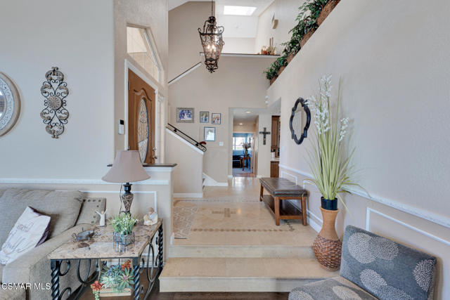 4542 Skidmore Court, Moorpark CA: https://media.crmls.org/mediaz/16b16cb6-41e5-4a12-9613-dd66c2d48a20.jpg