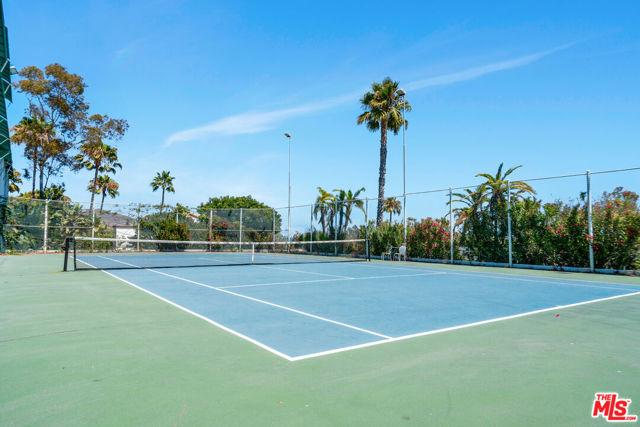 26664 Seagull Way, Malibu CA: https://media.crmls.org/mediaz/16b17b8a-6fe5-4f78-b73c-d6e36acbc087.jpg