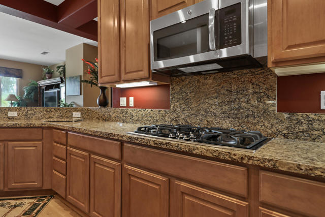 81083 Avenida Tres Lagunas, Indio CA: https://media.crmls.org/mediaz/16b191b2-0130-4416-8447-13e159a99985.jpg
