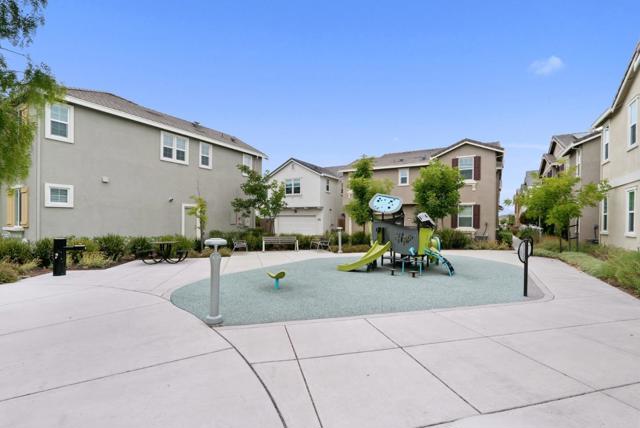 2632 Admiral Circle, Hayward CA: https://media.crmls.org/mediaz/16b2a1c7-4a7a-49f1-a92f-50e02b6cea72.jpg