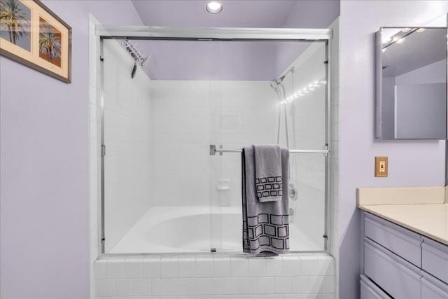 Image 17 of 60 For 54409 Oakhill