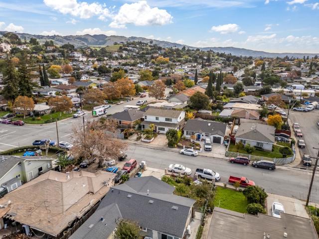 14504 Jerilyn Drive, San Jose CA: https://media.crmls.org/mediaz/16b349b7-a6d8-4945-91ee-66969616399e.jpg