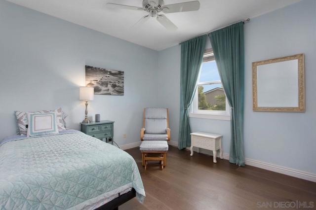 1217 BELLEFLOWER RD, Carlsbad CA: https://media.crmls.org/mediaz/16b360e0-1a66-40a2-8f51-e5d09a4c0ae4.jpg