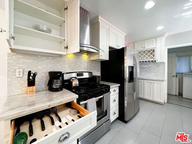 7553 GARDEN GROVE Avenue photo 13