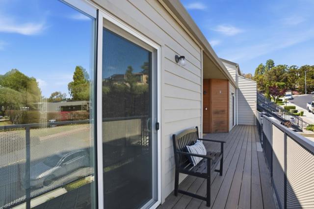 1040 Continentals Way, Belmont CA: https://media.crmls.org/mediaz/16b39f68-1a6d-4f95-8fce-142402a1f6df.jpg