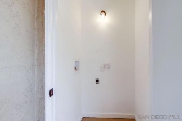475 N N Midway Dr, Escondido CA: https://media.crmls.org/mediaz/16b3f51d-392e-4237-a33b-ae1d8bb15190.jpg