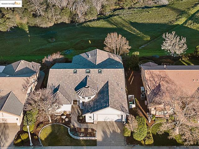 1816 Stone House LN, Lincoln CA: https://media.crmls.org/mediaz/16b402ba-5ecc-473e-995d-83de8de4bdea.jpg