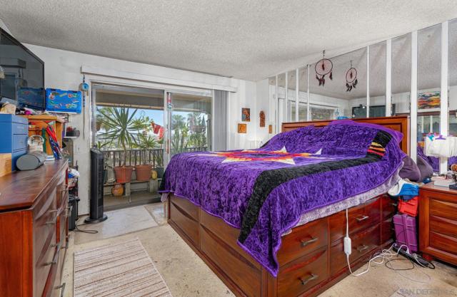 2540 Clairemont Dr, San Diego CA: https://media.crmls.org/mediaz/16b40fef-2abb-49b8-9641-15f9af6a24a4.jpg